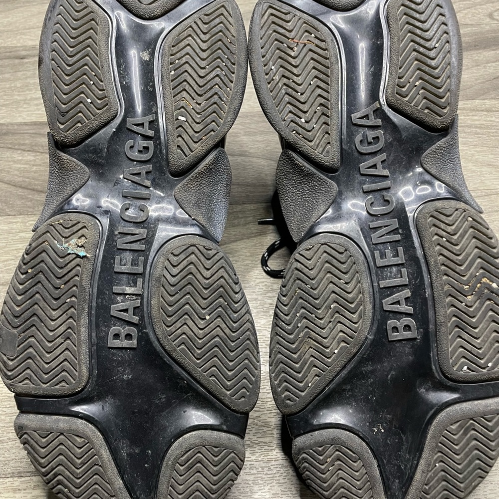 Balenciaga Triple S Clear Sole Sneakers - Picture 4 of 7